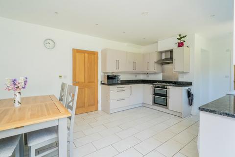 4 bedroom detached house for sale, Warren Close, Leighton Buzzard, Bedfordshire