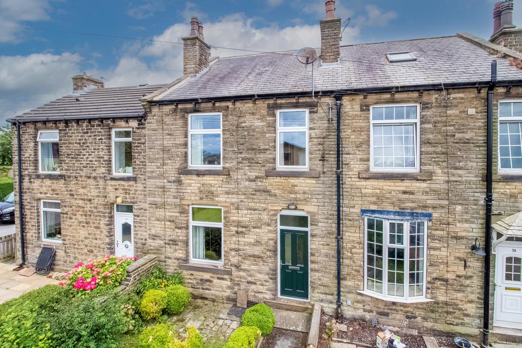 Hallas Road, Kirkburton, Huddersfield 2 bed terraced house for sale £