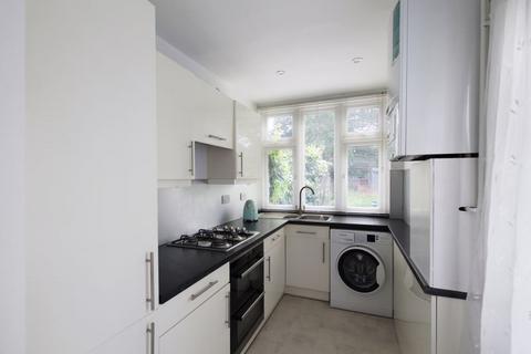 2 bedroom terraced house to rent, Dorchester Avenue, Bexley