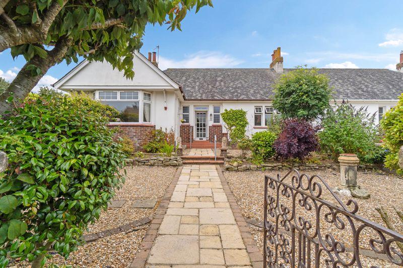 13 Sandfield Road, Prestwick, KA9 1NB 3 bed semidetached bungalow to