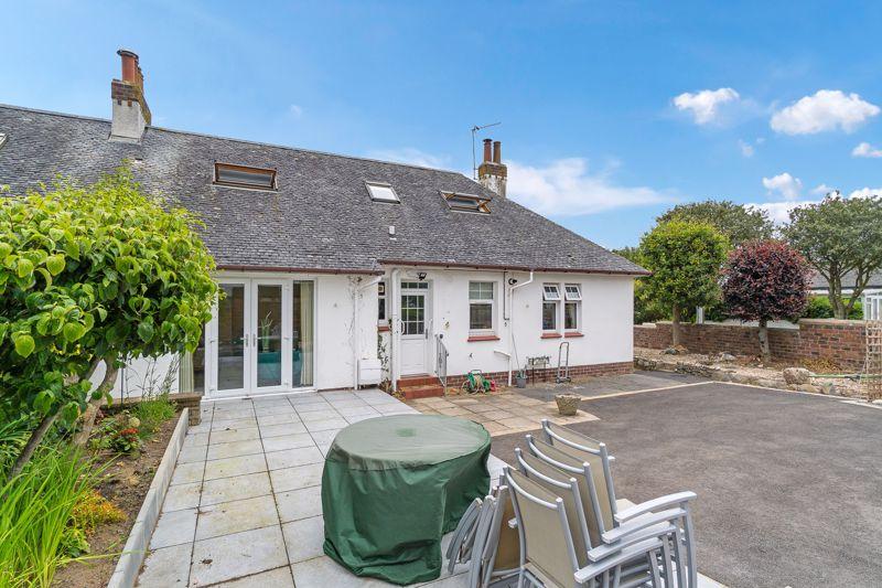 13 Sandfield Road, Prestwick, KA9 1NB 3 bed semidetached bungalow to