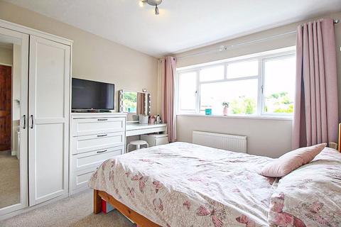95 Ward Grove, Lanesfield, Wolverhampton, WV4 6PN