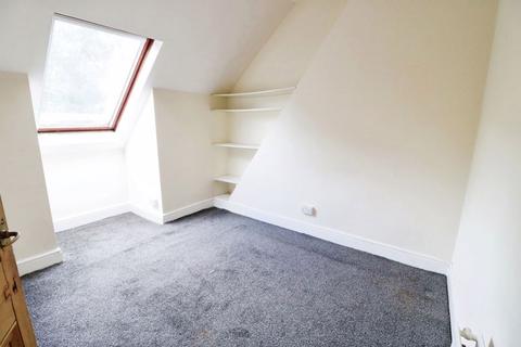 2 bedroom apartment to rent, Princes Avenue, Hull