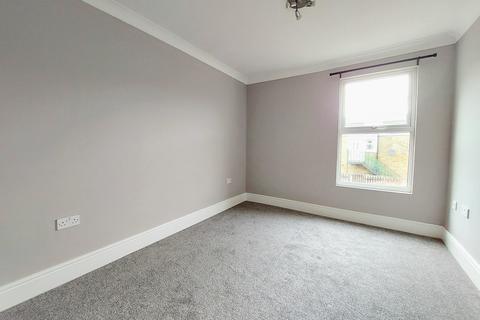 2 bedroom flat to rent, 53 Athelstan Road, Cliftonville