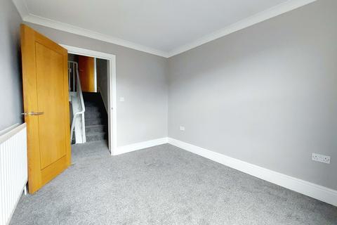2 bedroom flat to rent, 53 Athelstan Road, Cliftonville