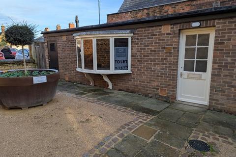 Property to rent, Mercers Yard, Oakham LE15