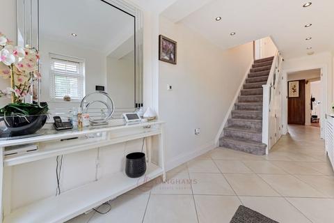 27 Castleview Road, Slough, SL3 7NH