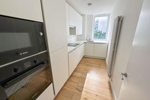 2 bedroom apartment to rent, Barrier Point Road, London E16