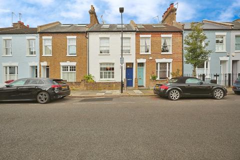 3 bedroom terraced house to rent, Orbain Road, London