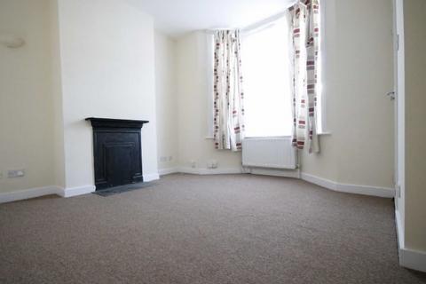 2 bedroom apartment to rent, Leslie Road, Leyton