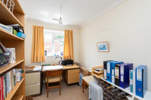 14 Chester Close, Pixham, Dorking, RH4 1PP