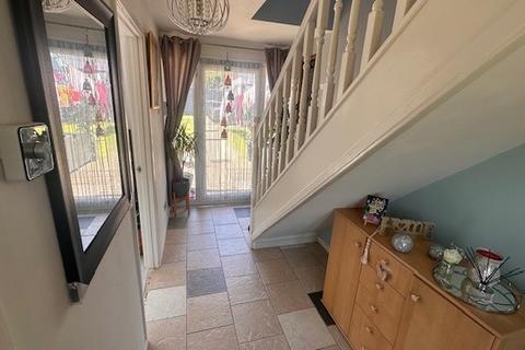 3 bedroom semi-detached house to rent, LU3 - Leagrave Area - 3 Bedroom