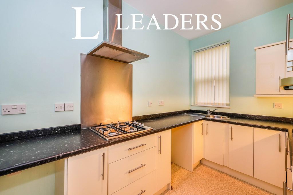 Portchester Road, Portsmouth PO2 3 bed terraced house £1,295 pcm (£299 pw)