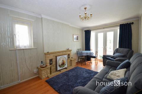 2 bedroom detached bungalow for sale, Hull Way, Bournemouth