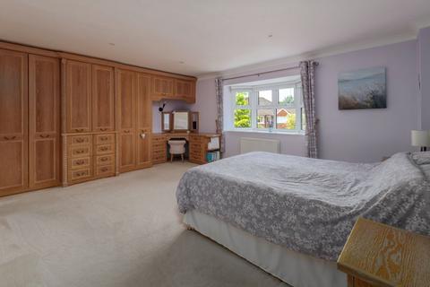 5 bedroom detached house for sale, Chorleywood Close, Tytherington