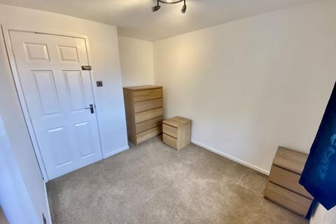 2 bedroom mews to rent, Bell Terrace, Manchester