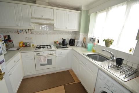 2 bedroom terraced house to rent, Augustus Gate, Herts SG2
