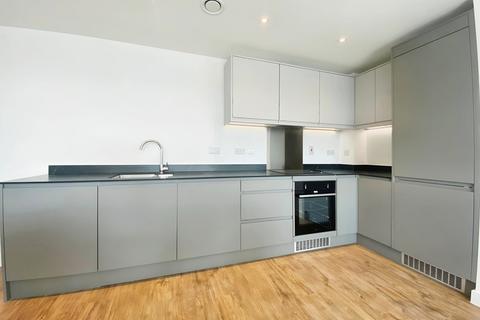 3 bedroom apartment to rent, Phoenix, Saxton Lane