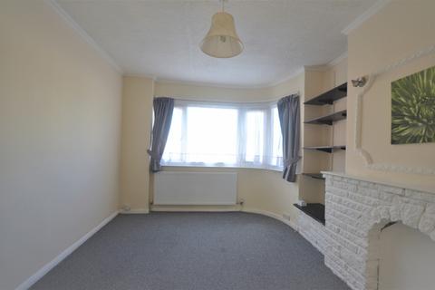 2 bedroom flat to rent, Tomswood Hill, IG6 2HP