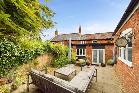 3 bedroom cottage for sale, High Street, Loddon, Norwich