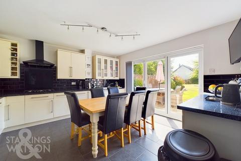 5 bedroom detached house for sale, Church Road, Shelfanger, Diss
