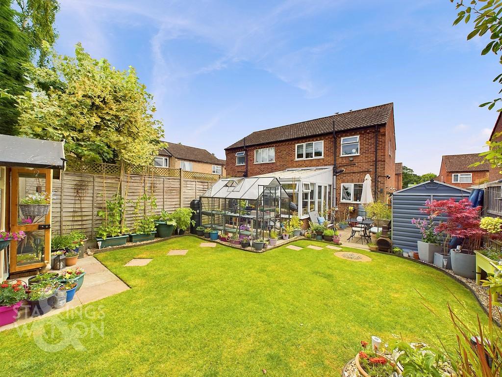 Gainsborough Avenue, Diss 3 bed semidetached house for sale £250,000