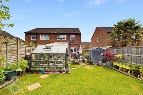 3 bedroom semi-detached house for sale, Gainsborough Avenue, Diss