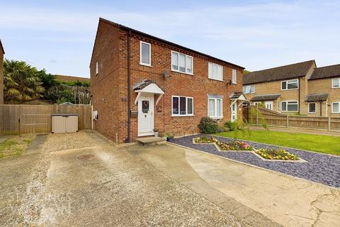 3 bedroom semi-detached house for sale, Gainsborough Avenue, Diss