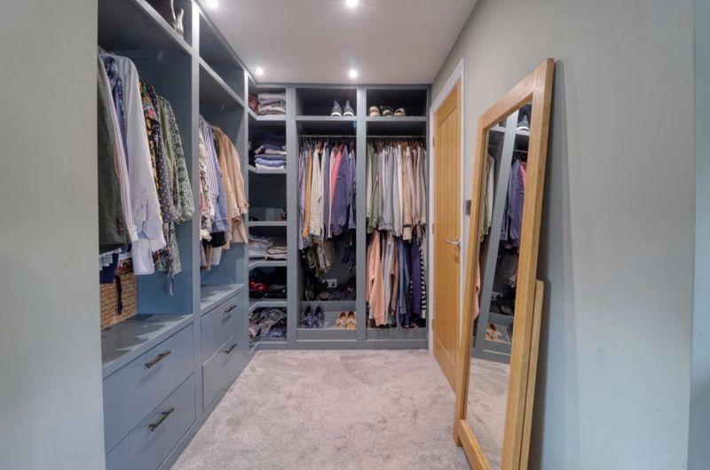 Walk in Wardrobe