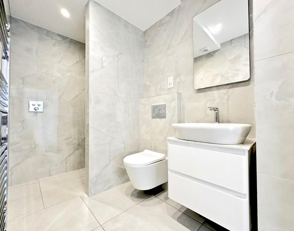 Guest WC & Shower Room