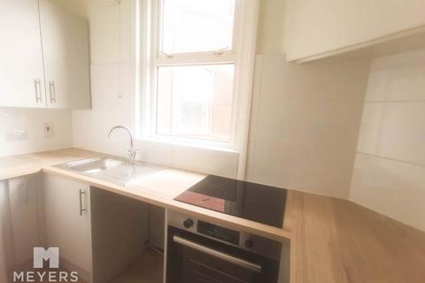 2 bedroom flat to rent, Seabourne Road, Bournemouth, BH5 2