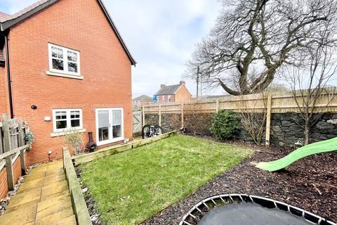 3 bedroom semi-detached house to rent, Iveshead Road, Loughborough LE12