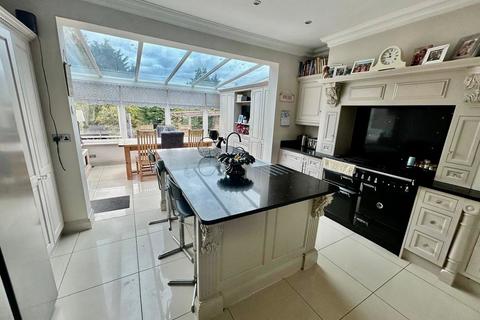 4 bedroom detached house for sale, Honey Lane, Waltham Abbey