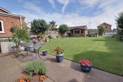 17 Newlands Close, Penkridge, Stafford, ST19 5JB