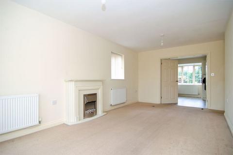 3 bedroom detached house to rent, Chase Road, Burntwood WS7