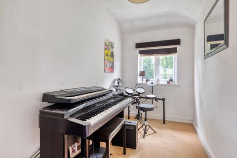 11 Longmore Road, Shirley, Solihull, B90 3DZ