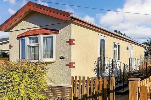 2 bedroom park home for sale, East Hill Road, Knatts Valley, Sevenoaks, Kent