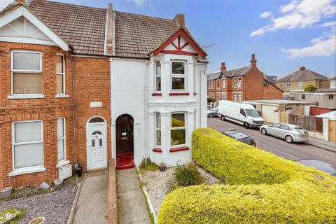 2 bedroom end of terrace house for sale, Risborough Lane, Folkestone, Kent