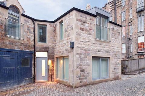 2 bedroom flat to rent, West Scotland Street Lane, New Town, Edinburgh