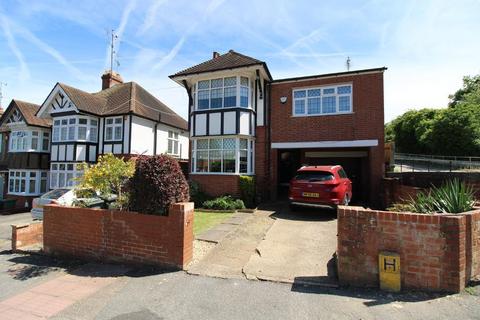 4 bedroom detached house for sale, Cutenhoe Road, South Luton, Luton, Bedfordshire, LU1 3NJ