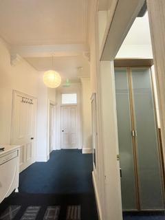 3 bedroom flat to rent, (3F2) Eyre Crescent, Edinburgh, EH3
