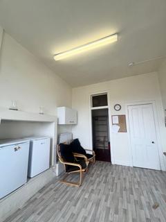 3 bedroom flat to rent, (3F2) Eyre Crescent, Edinburgh, EH3