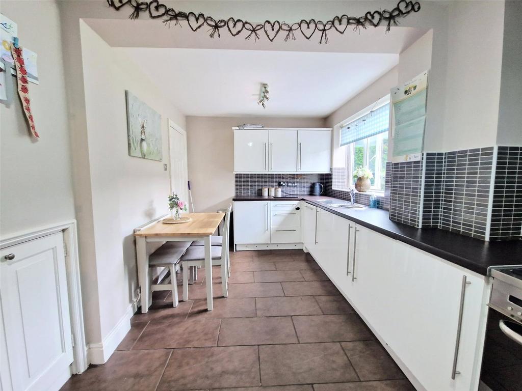 Woodham Close, Rubery, Birmingham, B45 4 bed semidetached house for