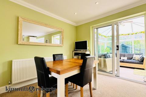 17 Burdon Crescent, Seaham, SR7 0JQ