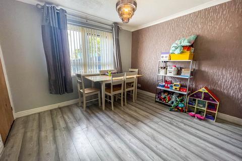 3 bedroom semi-detached house for sale, Fayrhurst Road, Leicester, Leicestershire