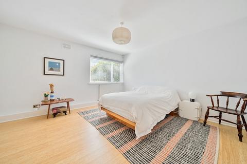 1 Greyladies Gardens, London, SE10 8AU