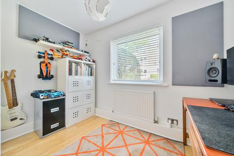1 Greyladies Gardens, London, SE10 8AU