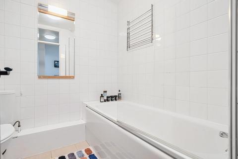 1 Greyladies Gardens, London, SE10 8AU