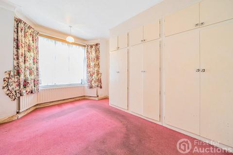 86 Hillside Road, Northwood, HA6 1QB