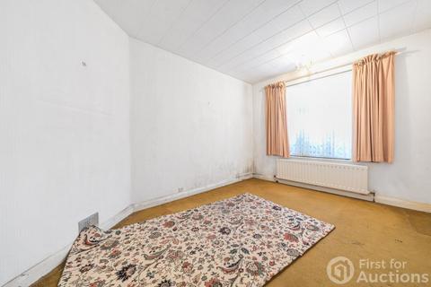 86 Hillside Road, Northwood, HA6 1QB